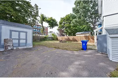 82 Hawthorne St, Malden, MA 02148 - Photo 16