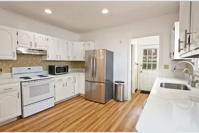 82 Hawthorne St, Malden, MA 02148 - Photo 6
