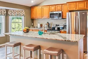 37 Moreland Green Dr, Worcester, MA 01609 - Photo 2