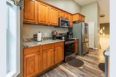 37 Moreland Green Dr, Worcester, MA 01609 - Photo 6