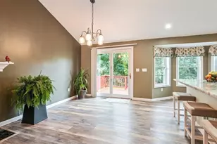 37 Moreland Green Dr, Worcester, MA 01609 - Photo 8