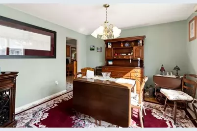 15 Marlboro Rd, Woburn, MA 01801 - Photo 8