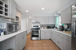 150 Lawndale St, Chicopee, MA 01013 - Photo 4