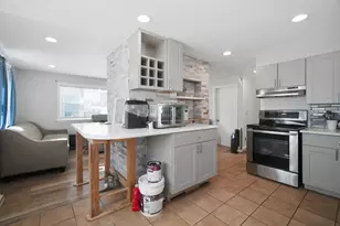150 Lawndale St, Chicopee, MA 01013 - Photo 6