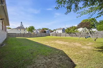 150 Lawndale St, Chicopee, MA 01013 - Photo 24