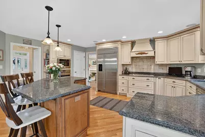 4 Chippy Ln, Andover, MA 01810 - Photo 8