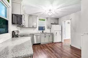 66 Hillside Ave, West Springfield, MA 01089 - Photo 12