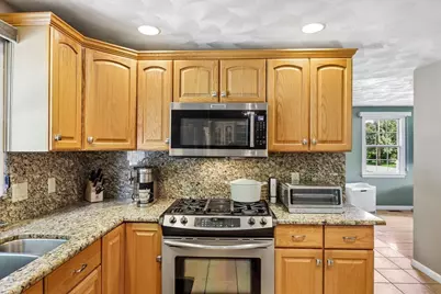 28 Hampden Ave, Burlington, MA 01803 - Photo 10