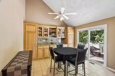 28 Hampden Ave, Burlington, MA 01803 - Photo 6