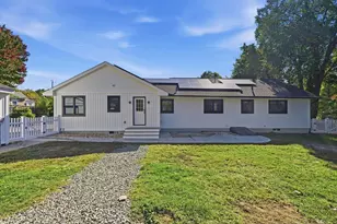 681 Center St, Ludlow, MA 01056 - Photo 28