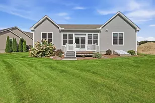 16 Ribbon Grass Ln, East Longmeadow, MA 01028 - Photo 2