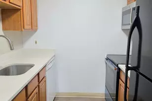 180 Main St, Bridgewater, MA 02324 - Photo 4