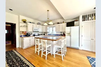 37 Gleason St, Medford, MA 02155 - Photo 8