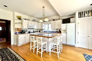 37 Gleason St, Medford, MA 02155 - Photo 8