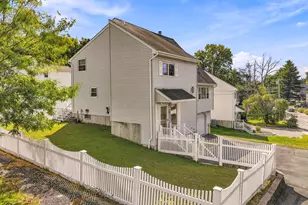 102 Sunderland Rd, Worcester, MA 01604 - Photo 26