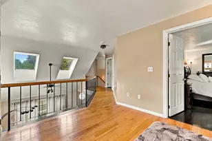102 Sunderland Rd, Worcester, MA 01604 - Photo 14