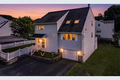 102 Sunderland Rd, Worcester, MA 01604 - Photo 1