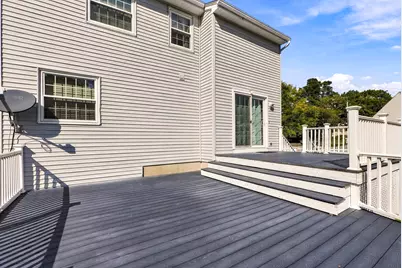 102 Sunderland Rd, Worcester, MA 01604 - Photo 32