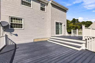 102 Sunderland Rd, Worcester, MA 01604 - Photo 32