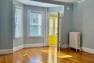 87 Glendower Rd, Boston, MA 02131 - Photo 2