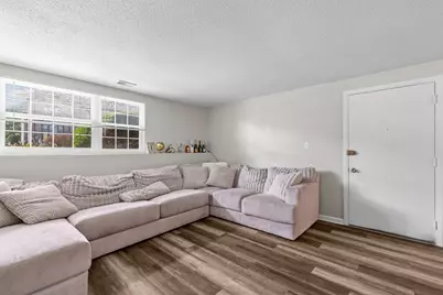 103 Oak Ln #4, Brockton, MA 02301 - Photo 6
