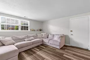 103 Oak Ln, Brockton, MA 02301 - Photo 6