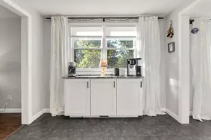 8 Yale St, Groveland, MA 01834 - Photo 10