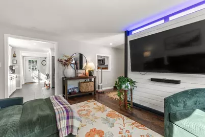 8 Yale St, Groveland, MA 01834 - Photo 4