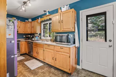 88 Bell St, North Brookfield, MA 01535 - Photo 6