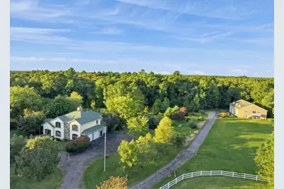 3147 Sharps Lot Rd, Dighton, MA 02715 - Photo 2