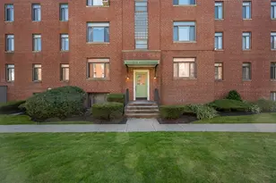 10 Ashland St, Worcester, MA 01609 - Photo 2