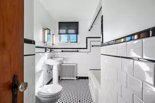 10 Ashland St, Worcester, MA 01609 - Photo 14