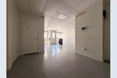 297 W 6th St, Lowell, MA 01850 - Photo 6
