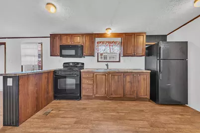 557 Southwest Cutoff #67, Worcester, MA 01607 - Photo 2