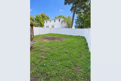 16 Winnipeg St, Worcester, MA 01607 - Photo 14