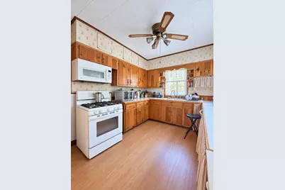 16 Winnipeg St, Worcester, MA 01607 - Photo 4