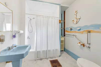 22 Barry St, Boston, MA 02136 - Photo 12