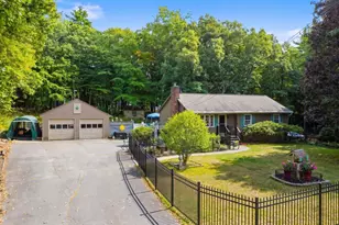 17 Maple St, Douglas, MA 01516 - Photo 1