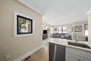 29 Tilesboro St, Boston, MA 02122 - Photo 8