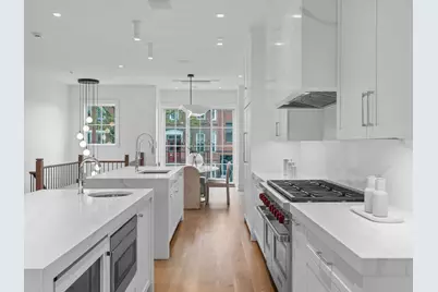 555 E Broadway, Boston, MA 02127 - Photo 2