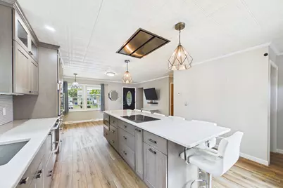 11 Irene St, New Bedford, MA 02745 - Photo 6