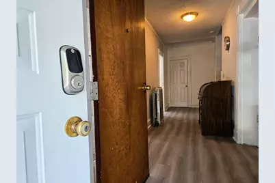 38 Northampton Ave, Springfield, MA 01109 - Photo 8