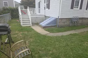953 Globe St, Fall River, MA 02724 - Photo 12