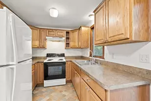 35 Pinecrest Beach Dr, Falmouth, MA 02536 - Photo 18