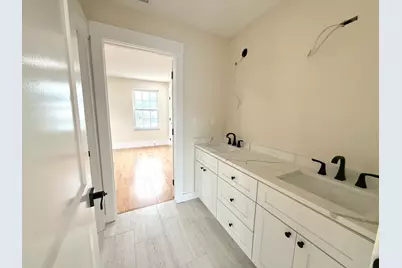 140 Summer #140, Medford, MA 02155 - Photo 28