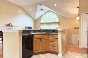 75 Moreland Green Dr, Worcester, MA 01609 - Photo 16