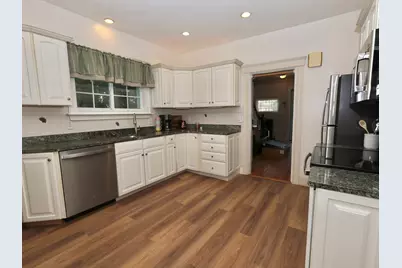 37 Proctor St, Worcester, MA 01606 - Photo 6