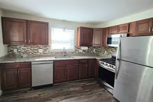 32 Breer Cir, Brockton, MA 02301 - Photo 2