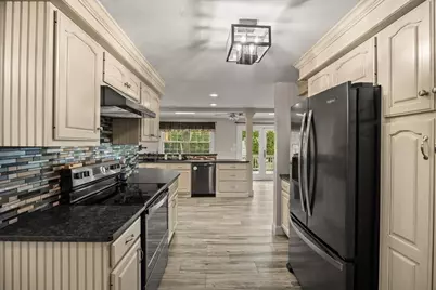155 Commonwealth Ave, Attleboro, MA 02703 - Photo 6