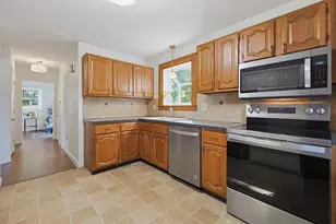 21 Burt St, Attleboro, MA 02703 - Photo 14